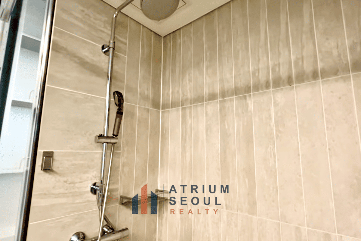 Shower in TRIMAGE 3BR Apartment for Rent in Seongsu Seoul - Atrium Seoul Realty
