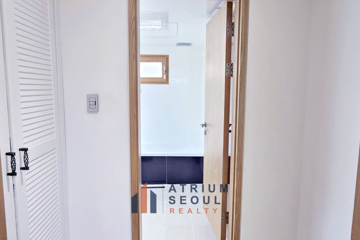 Spacious 4BR Villa for Rent in Seorae Village - Near LFS - Atrium Seoul Realty