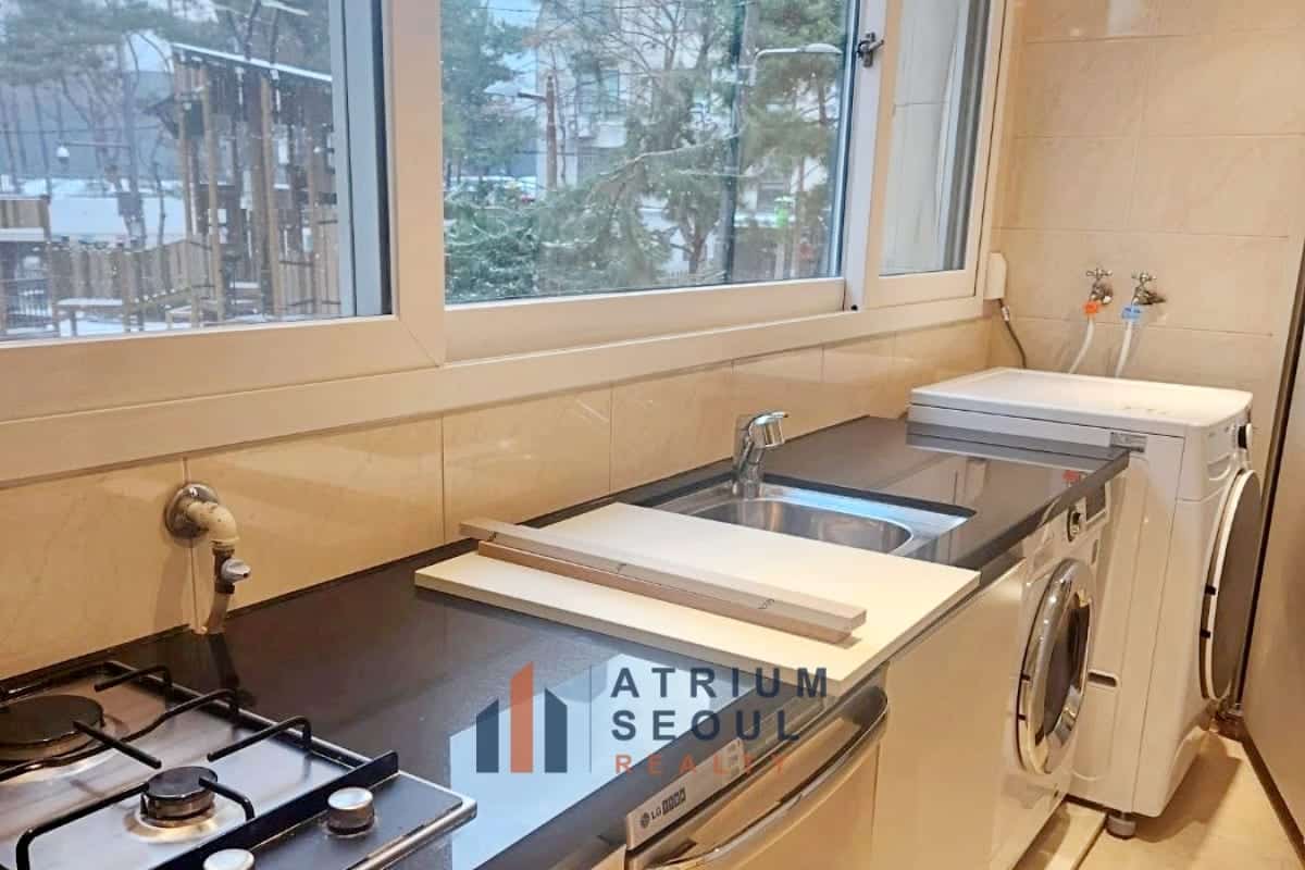 Sub Kitchen - Newly Renovated 4-Bedroom Home with Private Terrace For Rent in Banpo - Atrium Seoul Realty