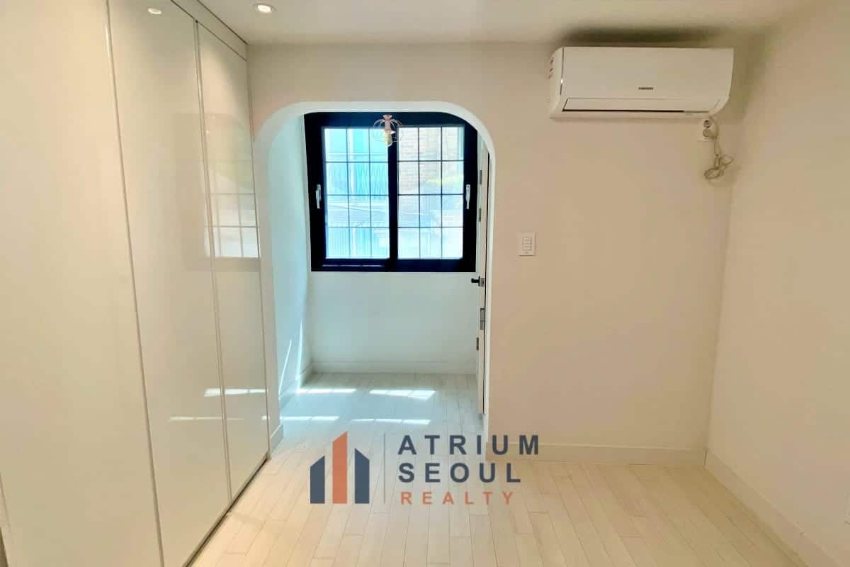 Sub room - Apartment for rent in French village