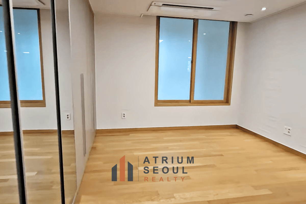 Sub room in 3 Bedroom Apartment for Rent in Helio City, Jamsil, Songpa - Atrium Seoul Realty