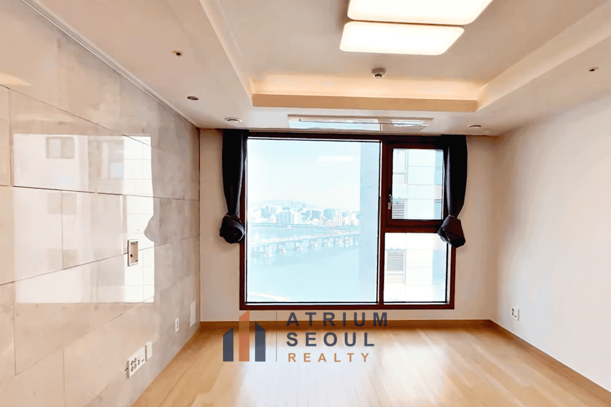 Wide window in Living Room - 2BR Apartment for Rent at Cheongdam Xi in Gangnam, Seoul - Atrium Seoul Realty