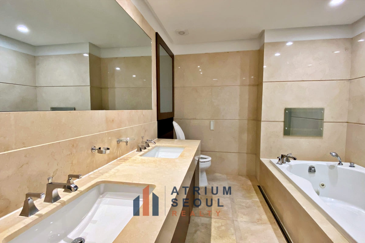 bathtub