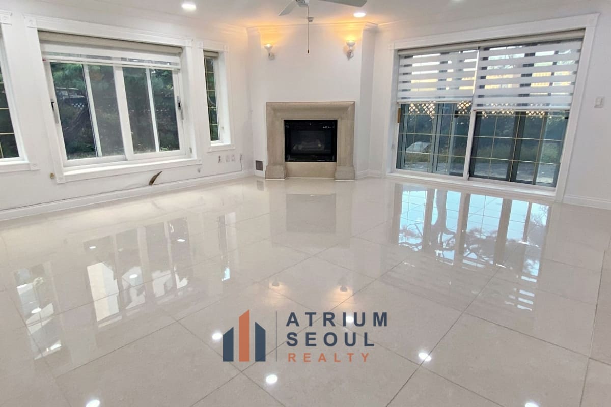 living area - Hannam Aaprtment For Rent in Yongsan Seoul (17)