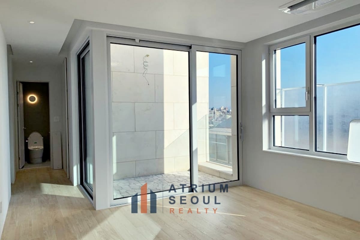living room - Apartment For Rent in Itaewon Yongsan Seoul (26)