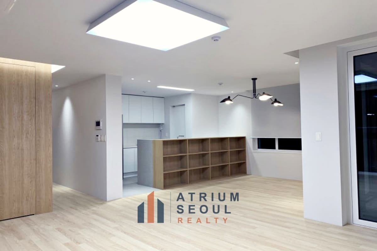 living space - Apartment For Rent in Itaewon Yongsan Seoul (19)