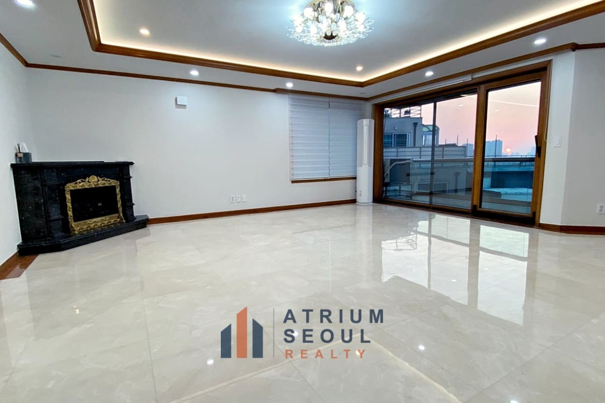living space - Apartment For Rent in Itaewon - Yongsan - Seoul (2)