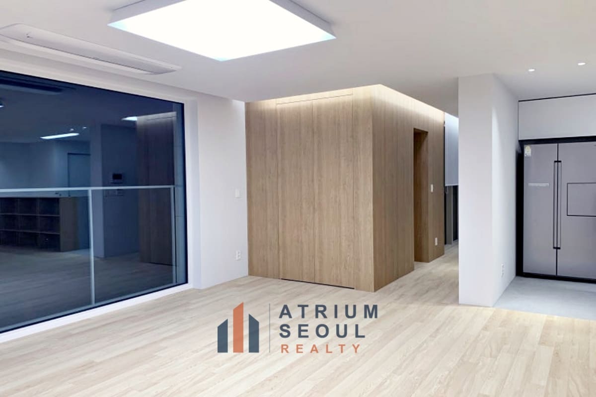 living space - Apartment For Rent in Itaewon Yongsan Seoul (2)