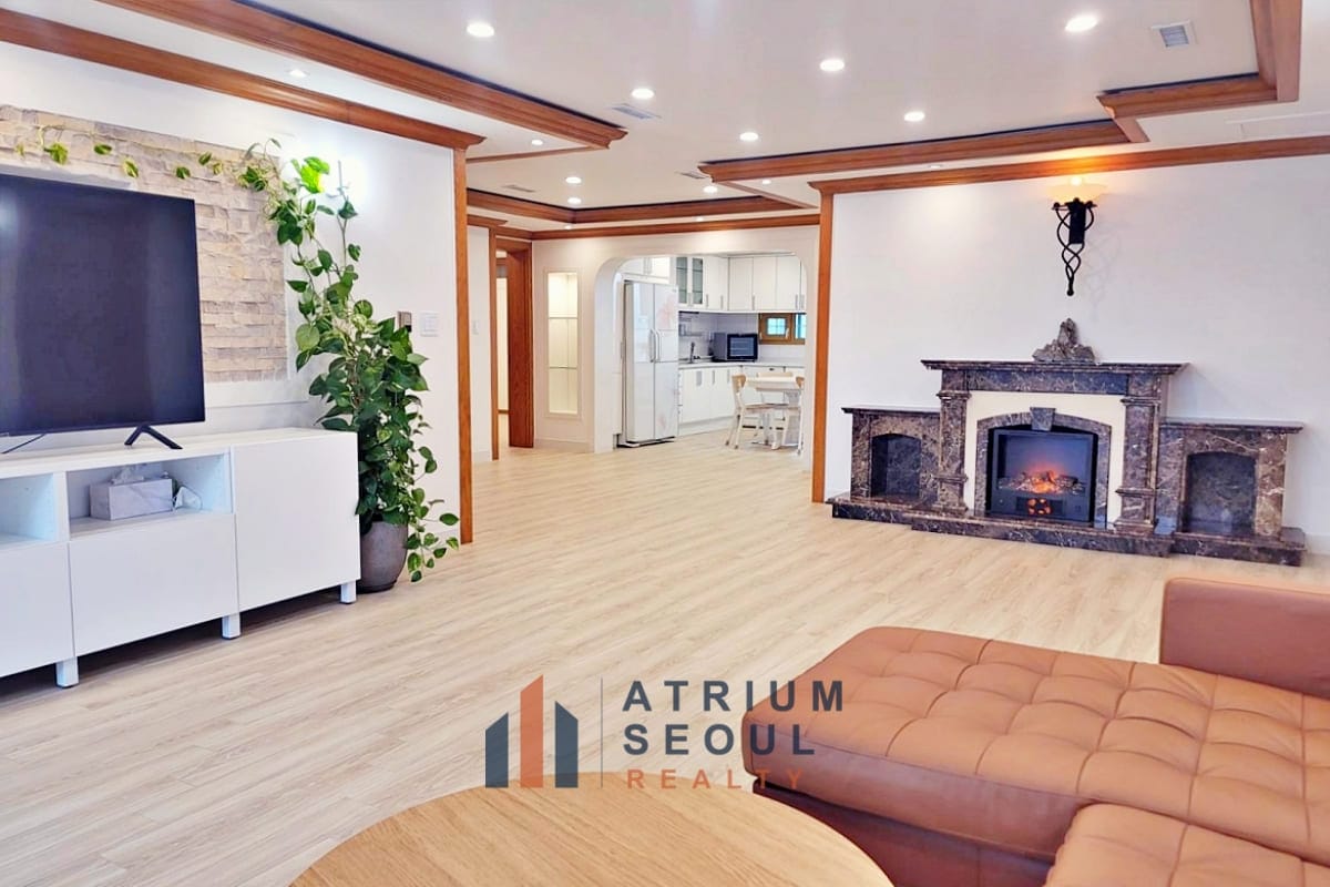 living space- Hannam Aaprtment For Rent in Yongsan Seoul (14)