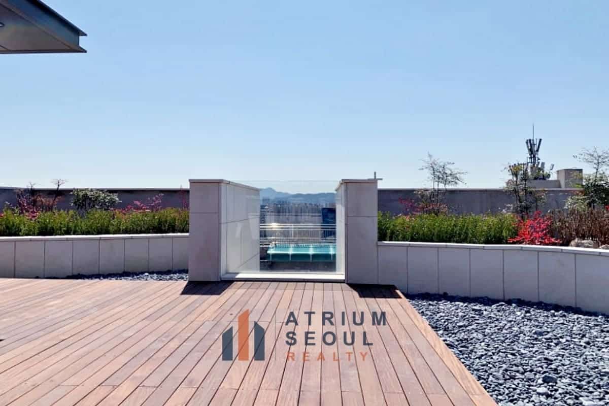 rooftop area - Apartment For Rent in Itaewon Yongsan Seoul (5)