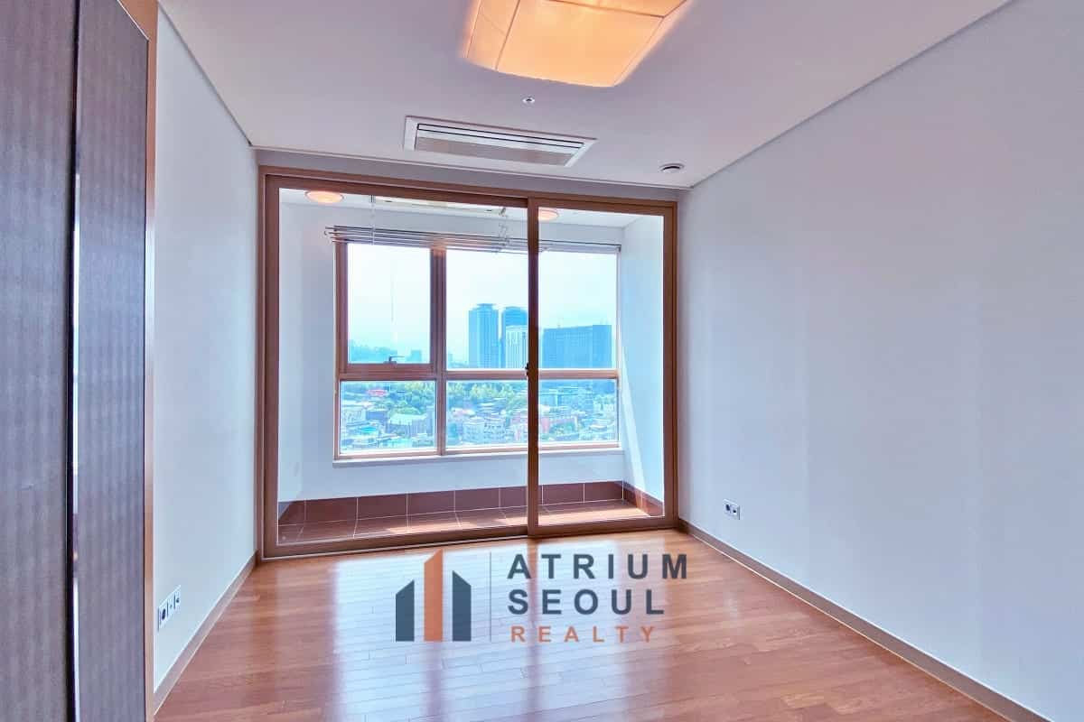 room2_SK Leaders View Namsan Apartment For Rent- Myeongdong