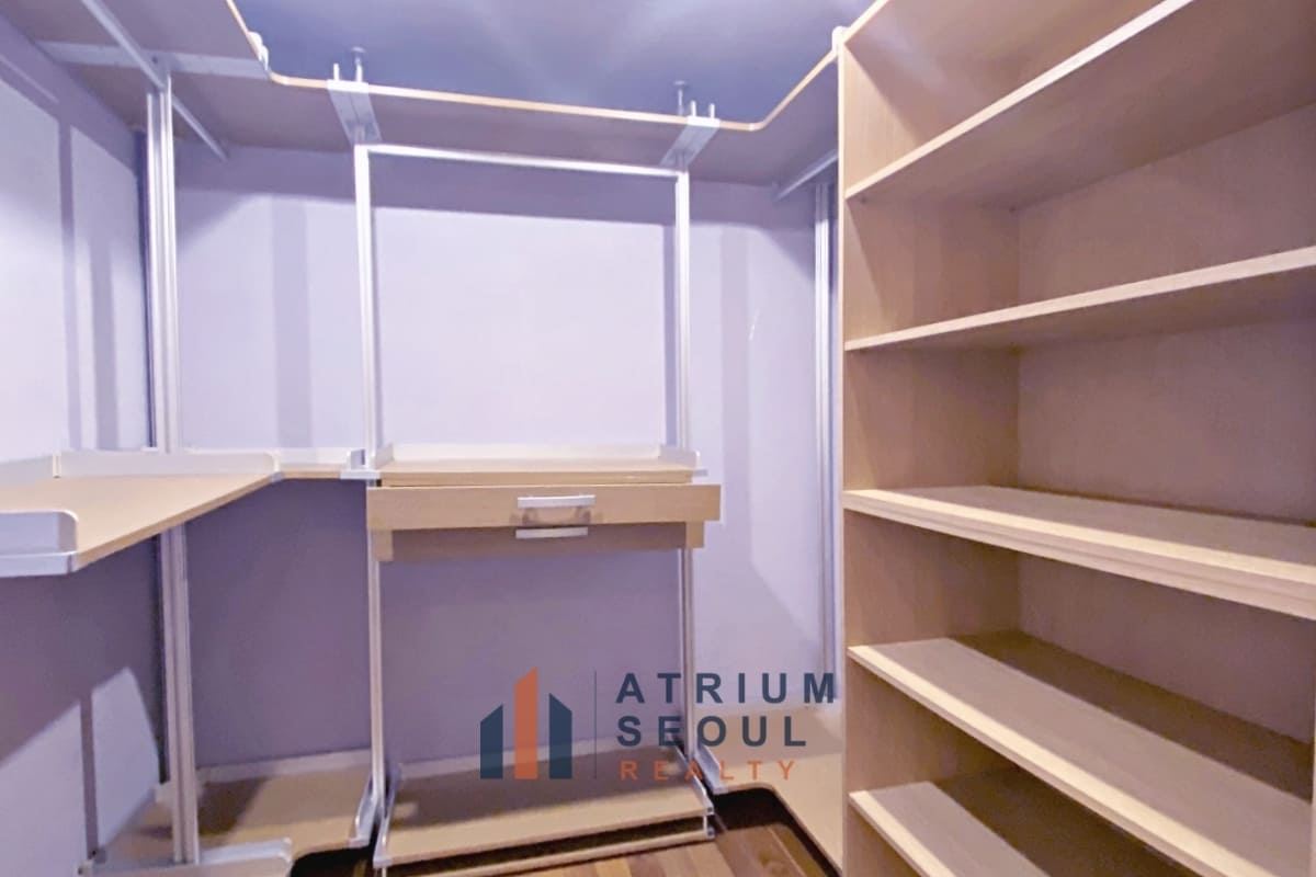 walk in closet
